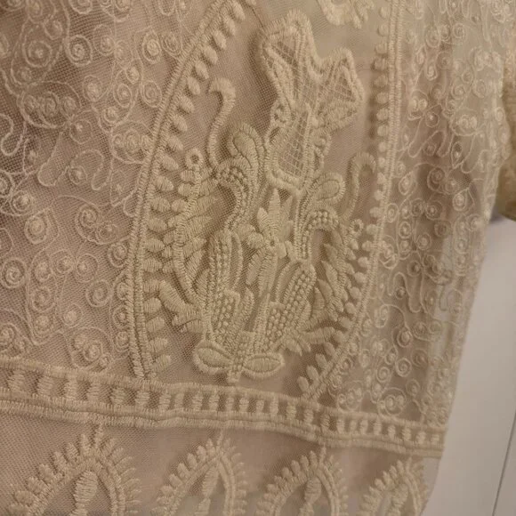 Flower Lace/Mesh Blouse - Picture 2 of 6